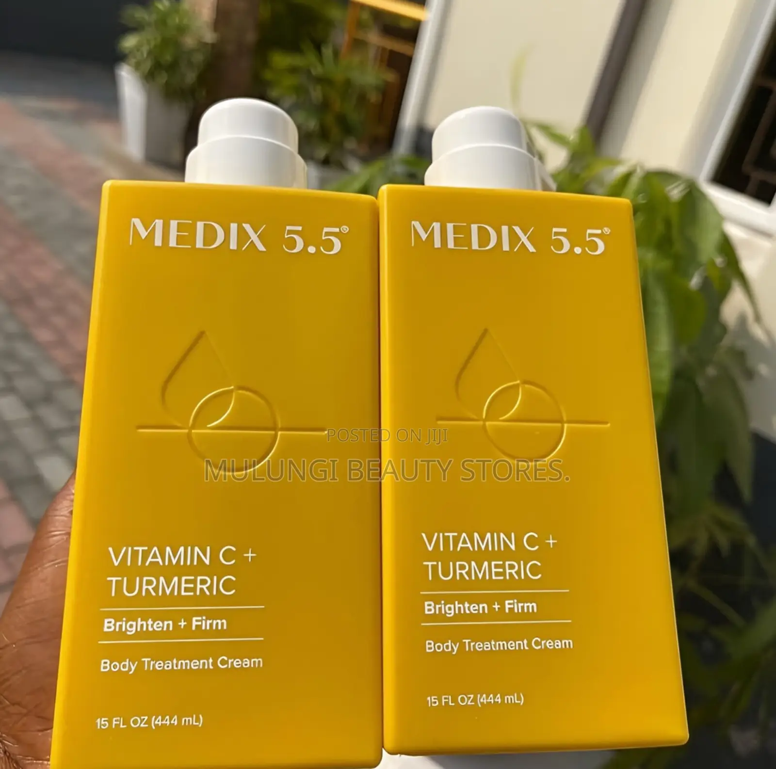 Medix 5.5 Vitamin C + Turmeric Firming & Brightening Cream