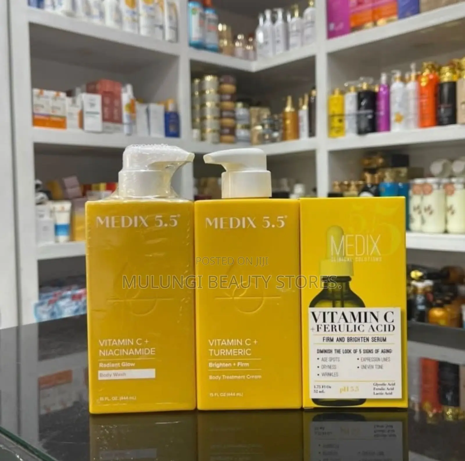 Medix 5.5 Vitamin C + Turmeric Firming & Brightening Cream