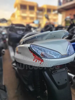 Yamaha Majesty 2013 White
