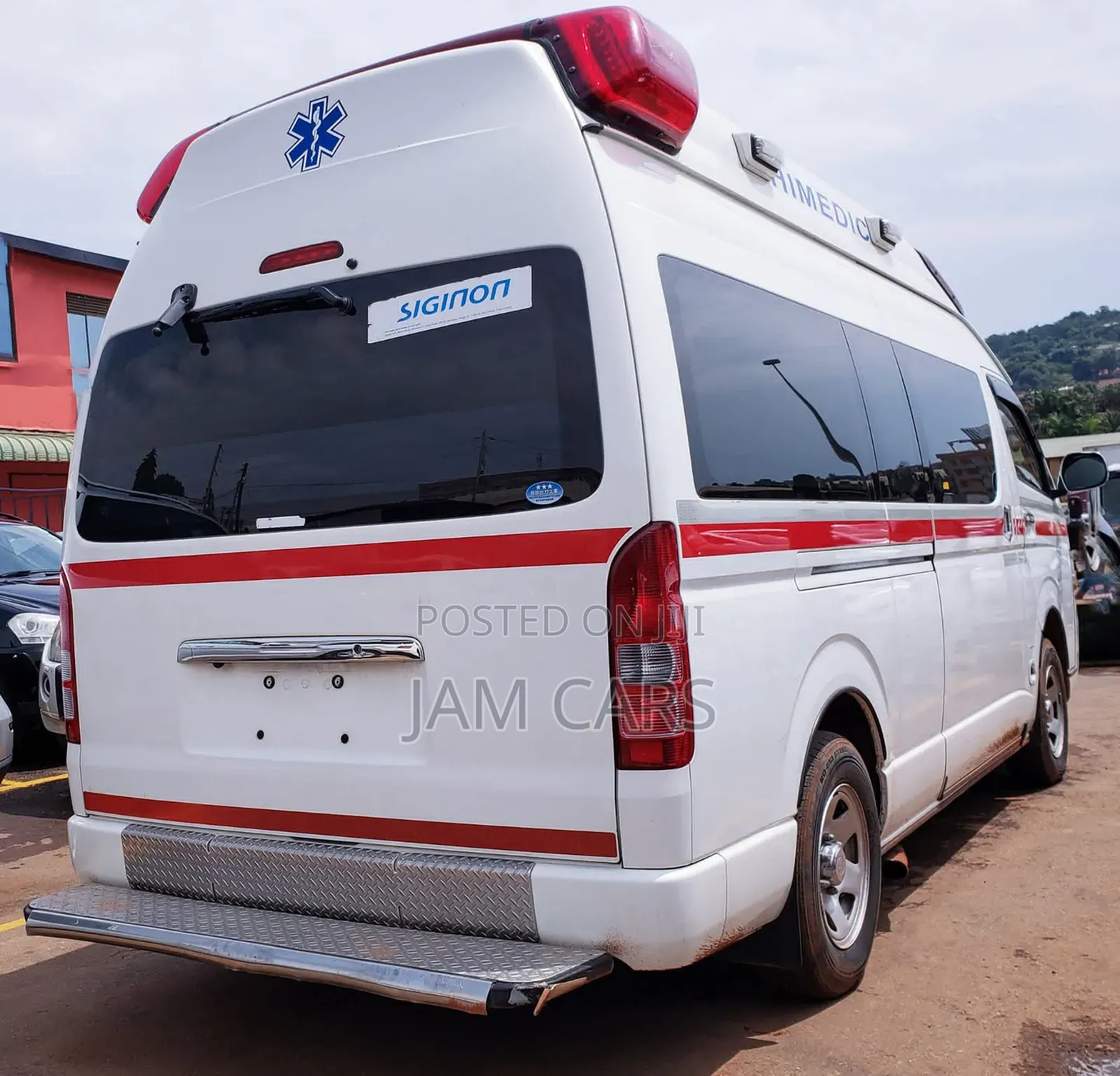 Toyota HiAce 2014 White