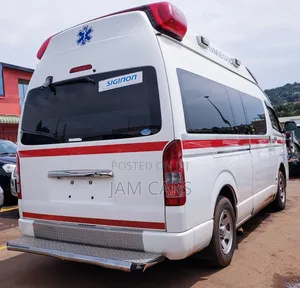 Toyota HiAce 2014 White