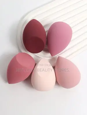 Makeup Sponges Perfect for Smooth Foundation Blending