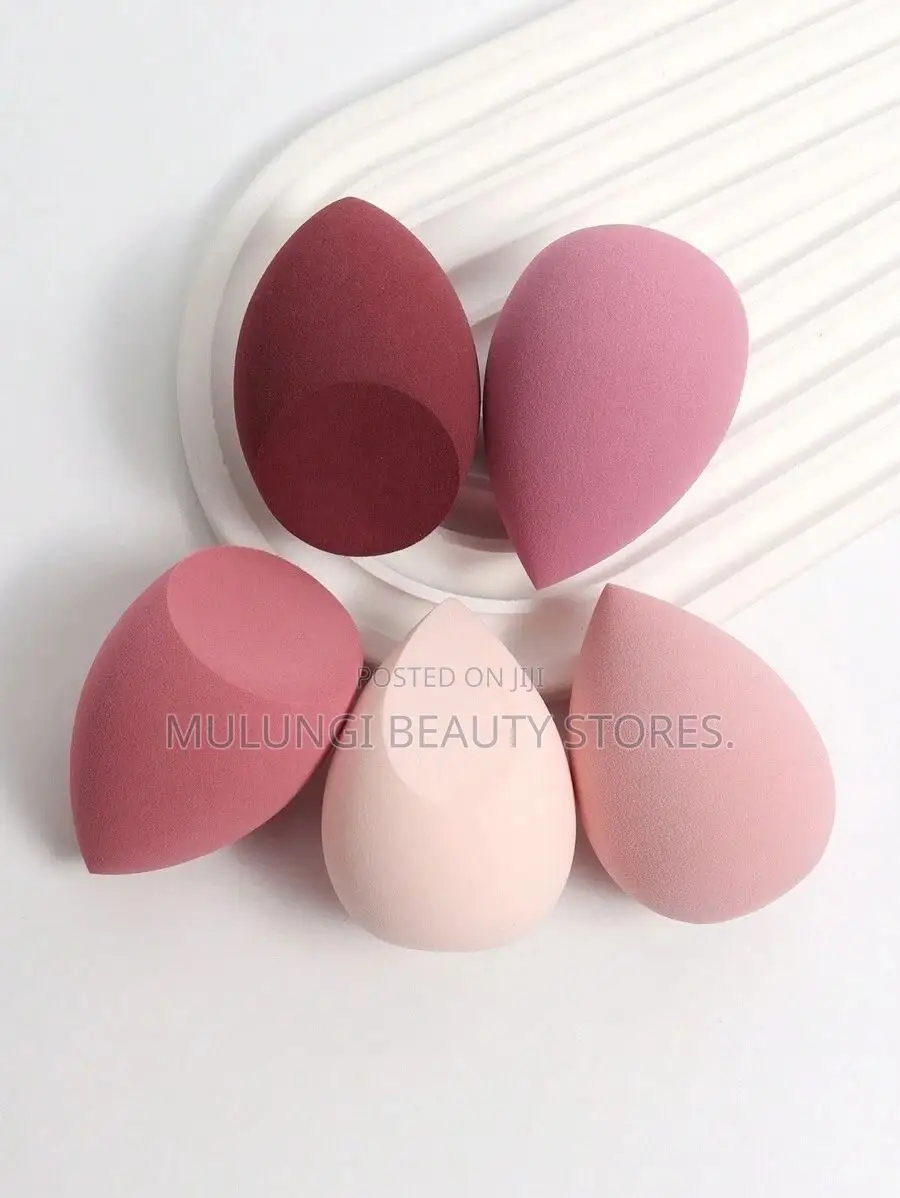 Makeup Sponges Perfect for Smooth Foundation Blending