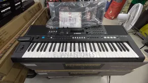 Yamaha PSR-E483 Portable Keyboard Piano