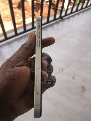 Apple iPhone 12 64 GB