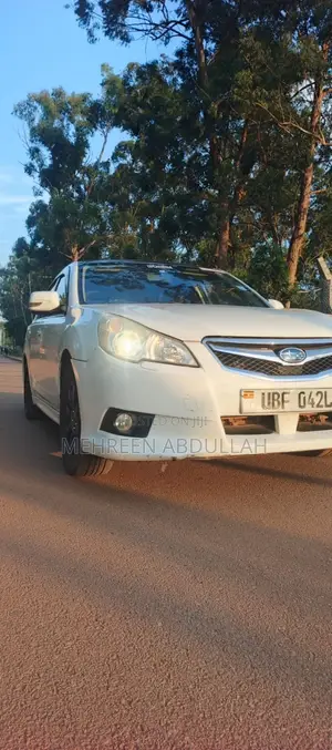 Subaru Legacy 2.0D Estate 2010 White