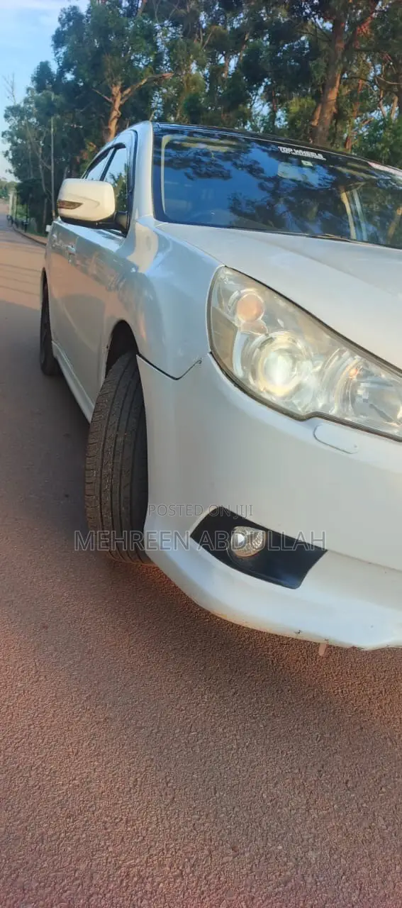 Subaru Legacy 2.0D Estate 2010 White