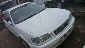 Toyota Corolla 2001 White