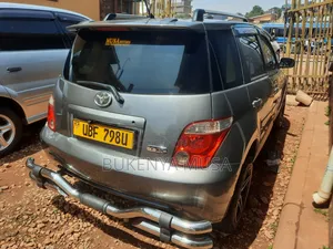 Toyota IST 2003 Silver