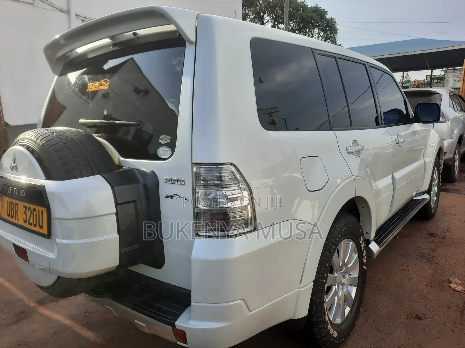 Mitsubishi Pajero 2010 White