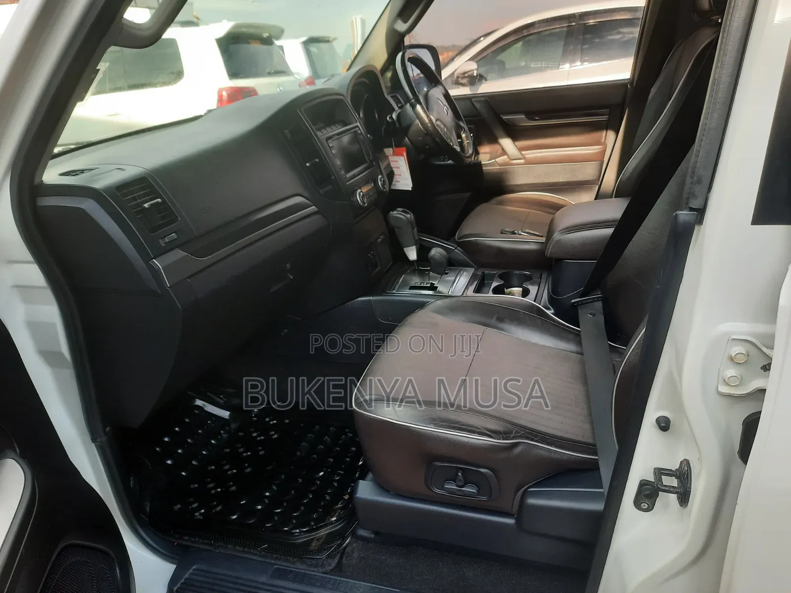 Mitsubishi Pajero 2010 White
