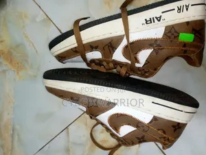 A Selling Shoes
