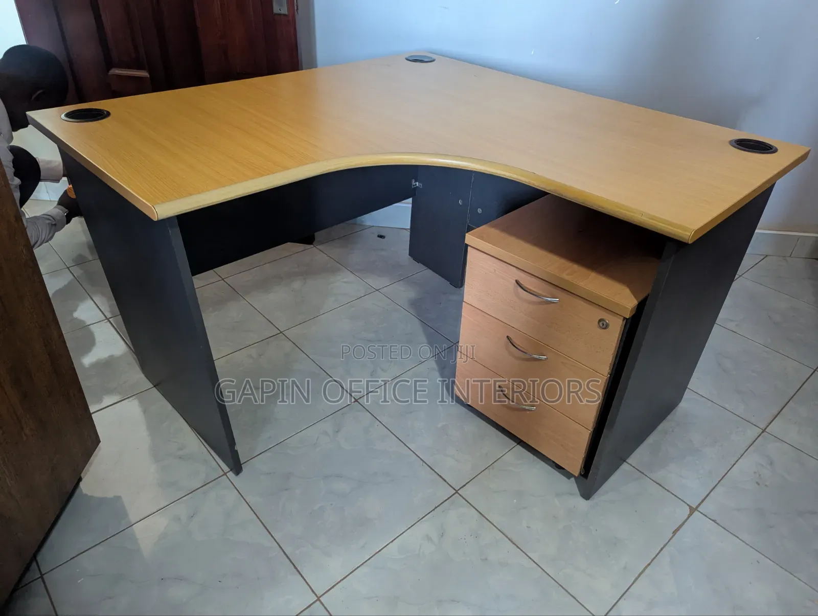 Curved// L Shaped Office Table With a Movable Drawer