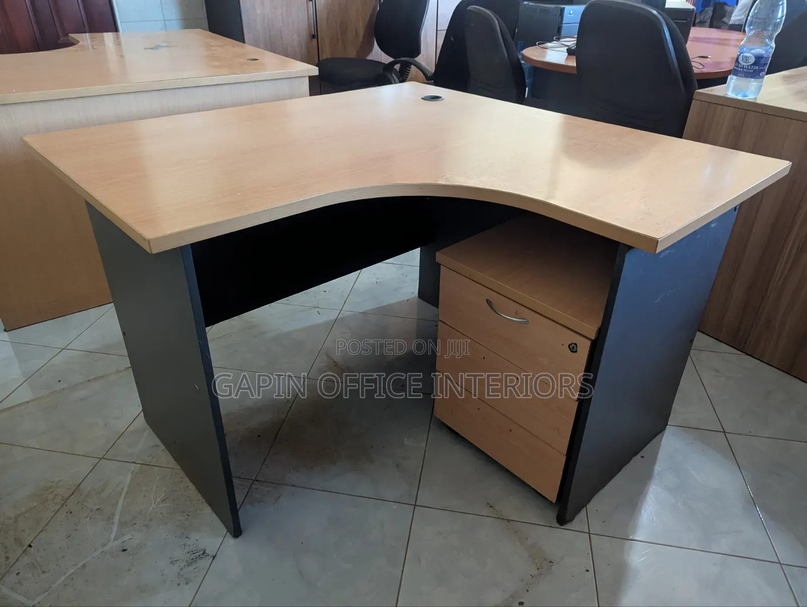 Second Hand Curved Office Desk// Table // Furniture