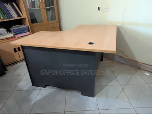 Second Hand Curved Office Desk// Table // Furniture
