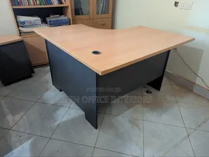 Second Hand Curved Office Desk// Table // Furniture