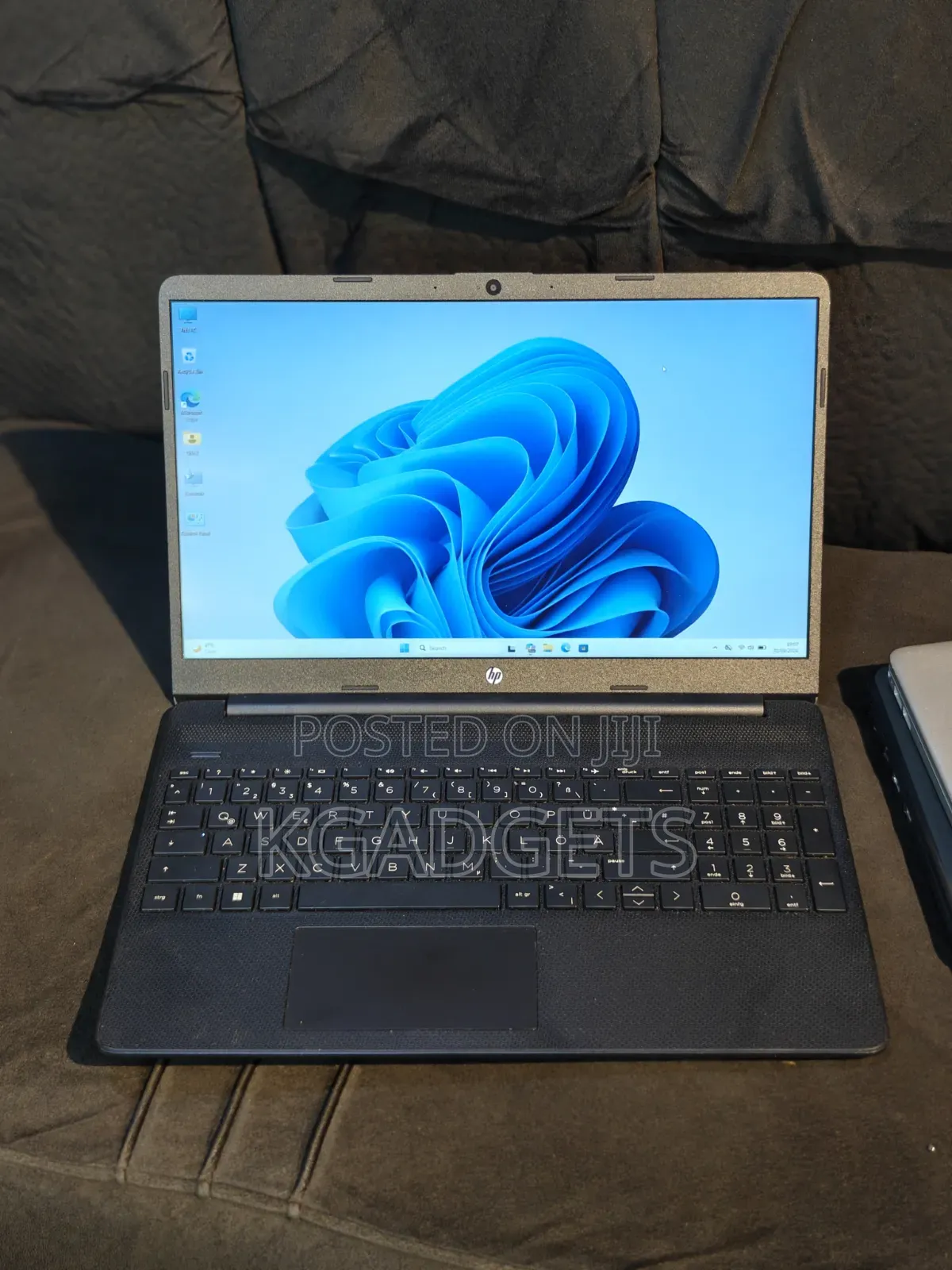 New Laptop HP 250 G8 8GB Intel Core i5 SSD 256GB