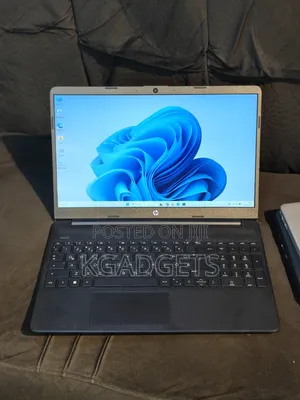 New Laptop HP 250 G8 8GB Intel Core i5 SSD 256GB