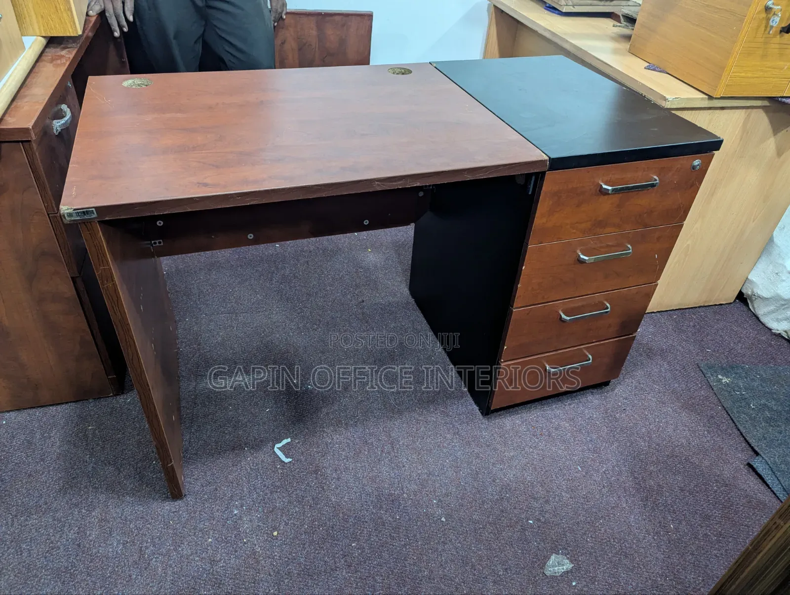Second Hand Office Office Desk// Office Table // Furniture, Size 120cm