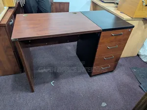Second Hand Office Office Desk// Office Table // Furniture, Size 120cm