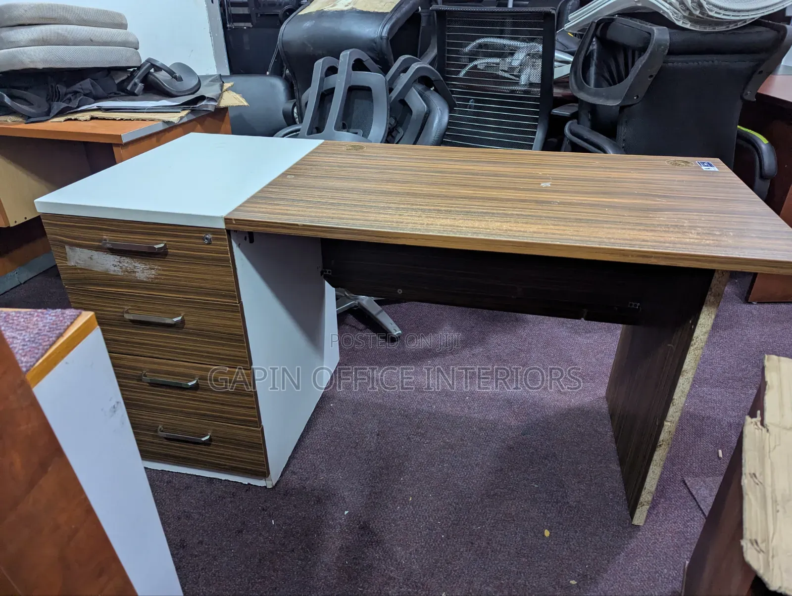 Second Hand Office Table// Office Furniture of Size 140cm
