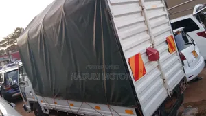Isuzu Food Truck