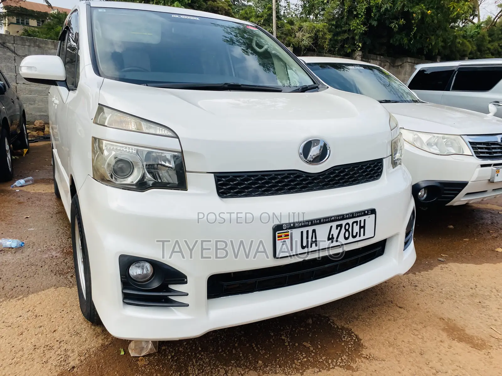 Toyota Voxy 2013 White