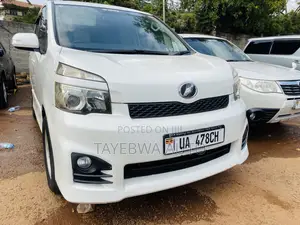 Toyota Voxy 2013 White