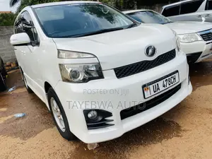 Toyota Voxy 2013 White