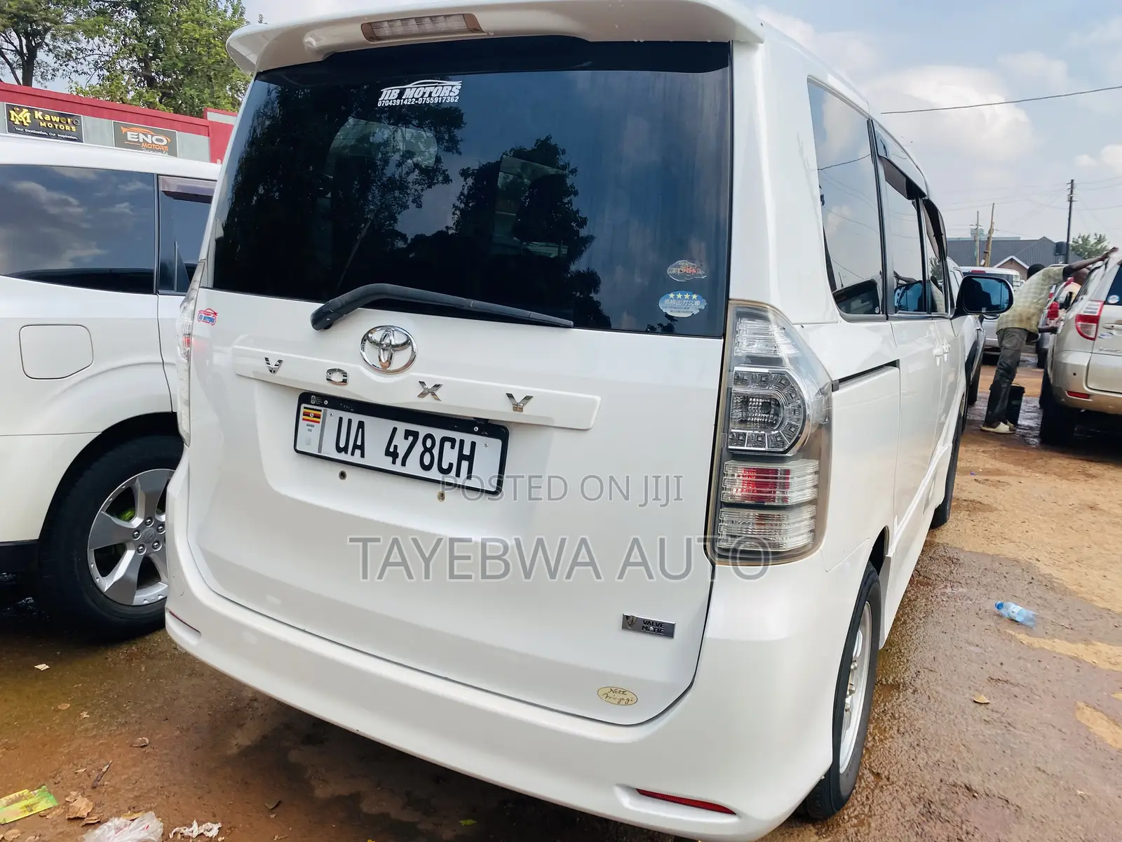 Toyota Voxy 2013 White