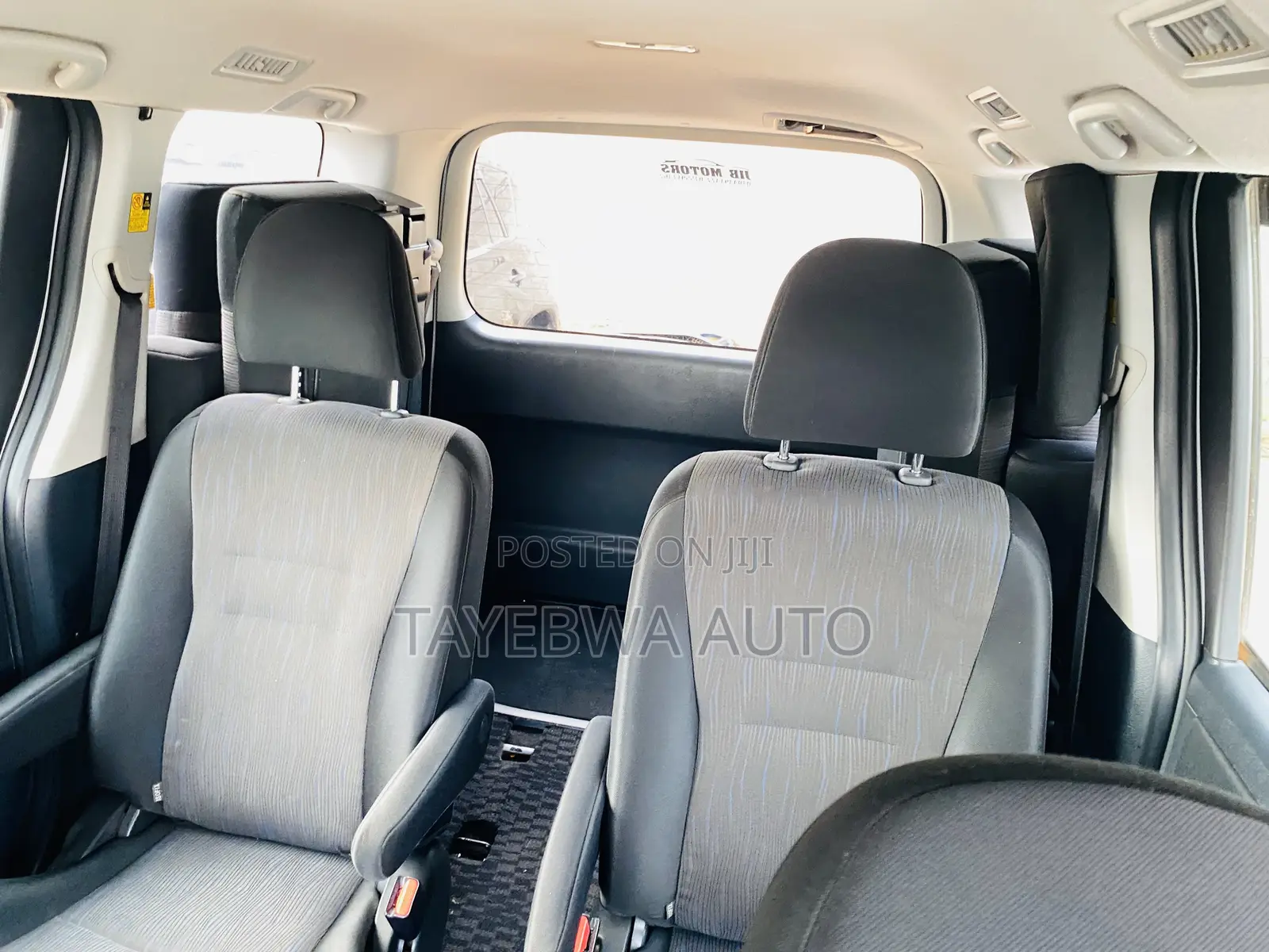 Toyota Voxy 2013 White