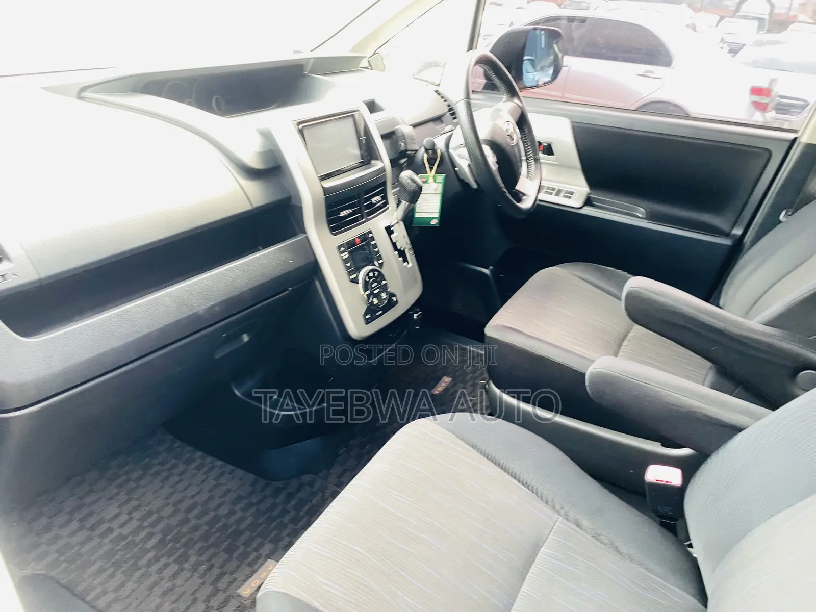 Toyota Voxy 2013 White