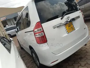 Toyota Noah 2.0 143hp AWD (8 Seater) 2011 White