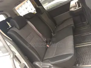 Toyota Noah 2.0 143hp AWD (8 Seater) 2011 White
