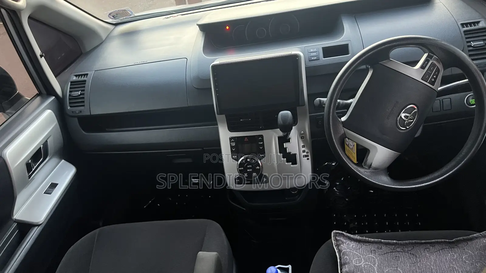 Toyota Noah 2011 Blue