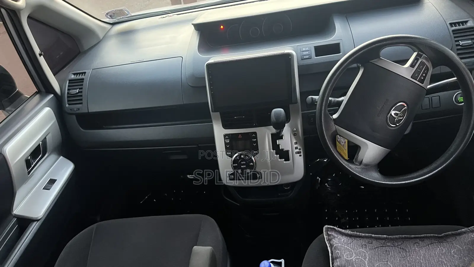 Toyota Noah 2011 Blue