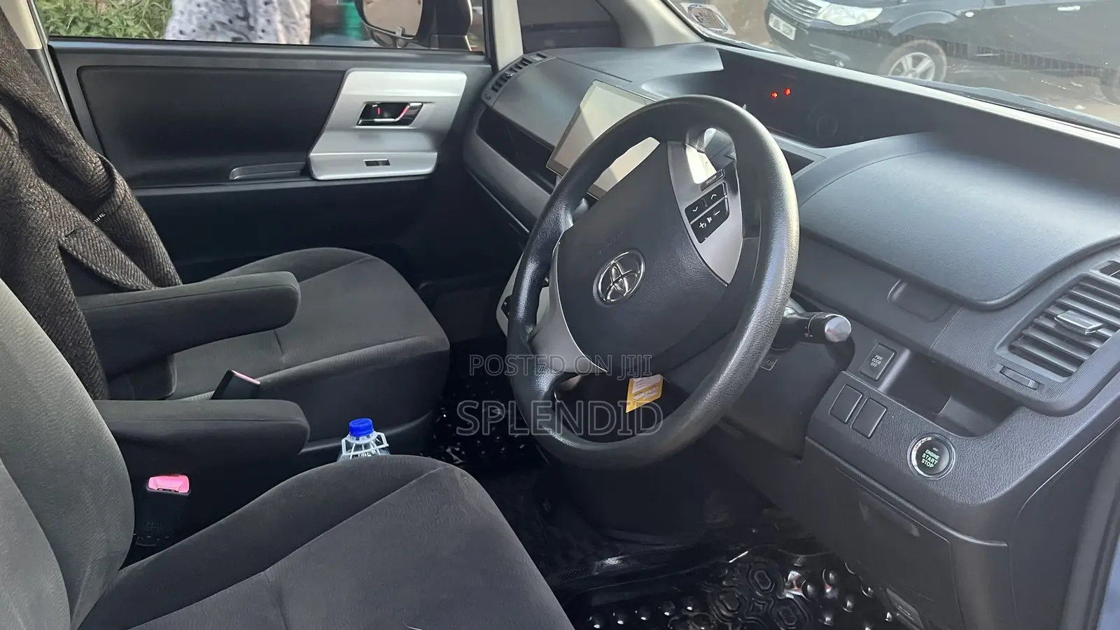 Toyota Noah 2011 Blue
