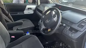 Toyota Noah 2011 Blue