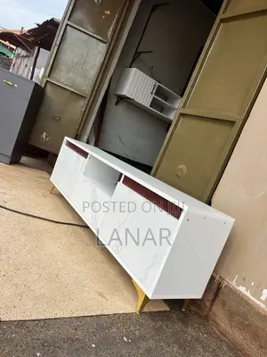 TV Stand Handless