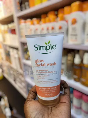 Simple Vitamin C Glow Facial Wash 150ml