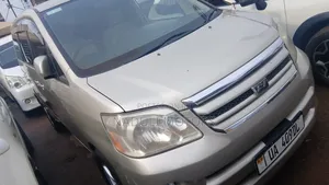 Toyota Noah 2.0 AWD (8 Seater) 2005