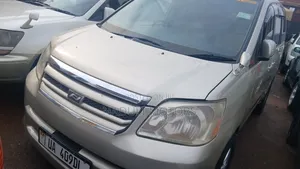 Toyota Noah 2.0 AWD (8 Seater) 2005