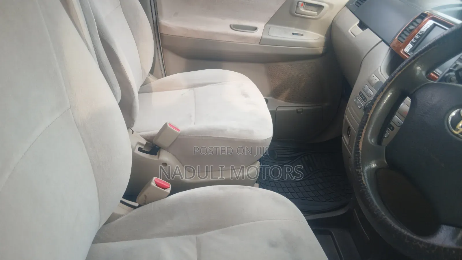 Toyota Noah 2.0 AWD (8 Seater) 2005