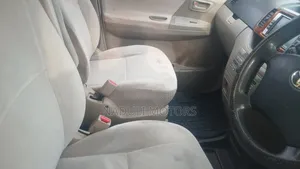 Toyota Noah 2.0 AWD (8 Seater) 2005