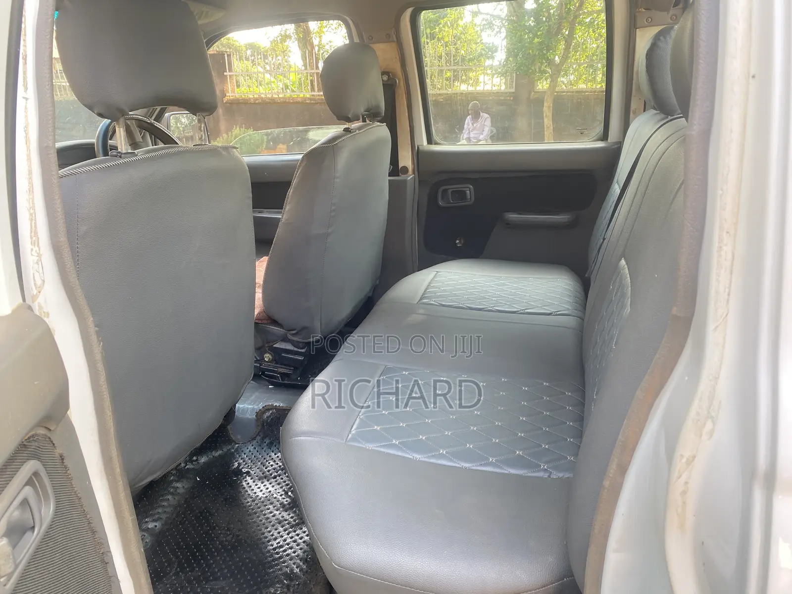 Nissan Hardbody 2004 White