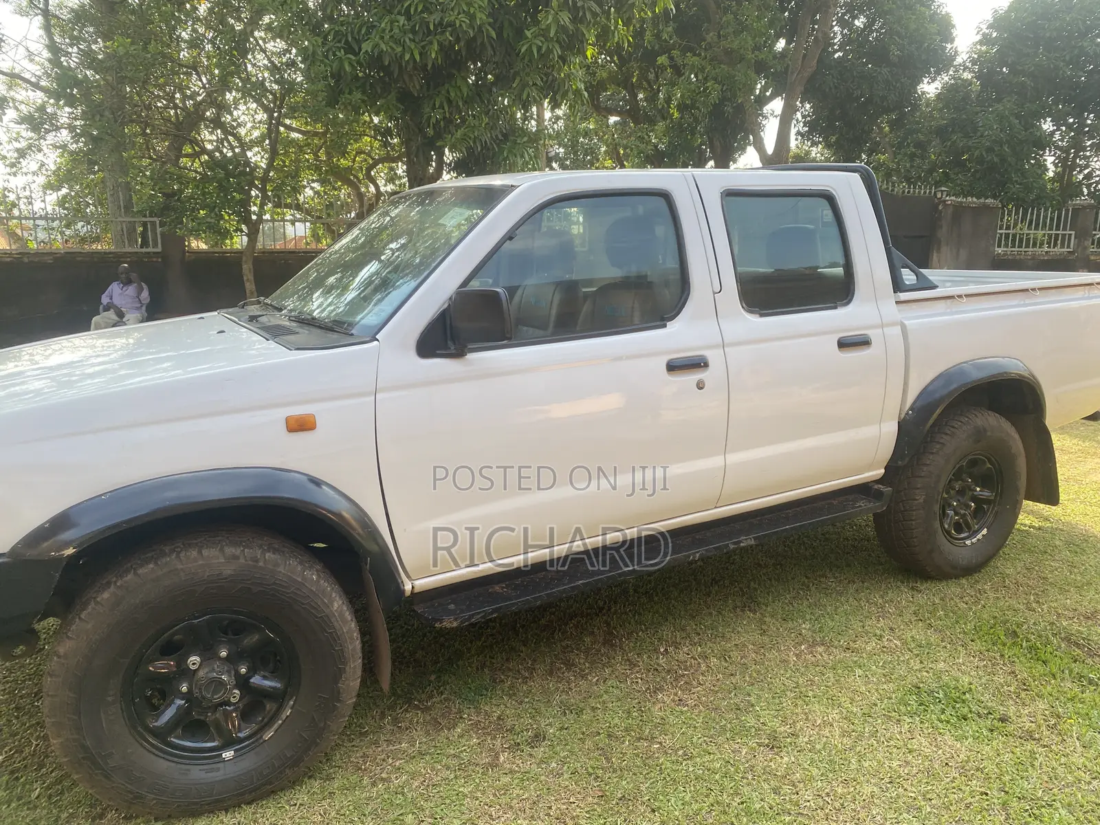 Nissan Hardbody 2004 White
