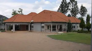 5bdrm House in Kira for sale