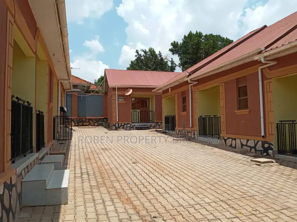 2bdrm House in Roben Property, Rubaga for rent