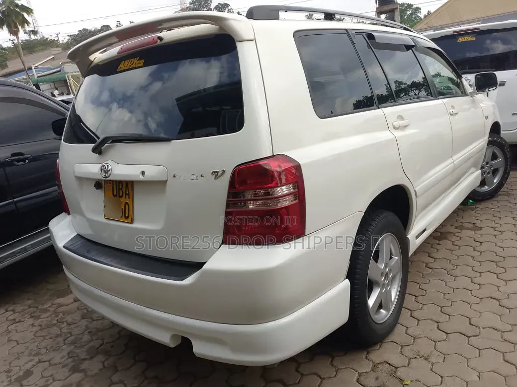 Toyota Kluger 2003 White