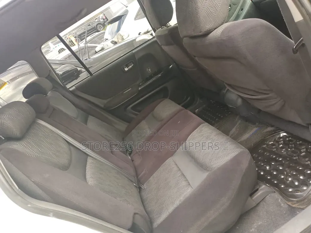 Toyota Kluger 2003 White
